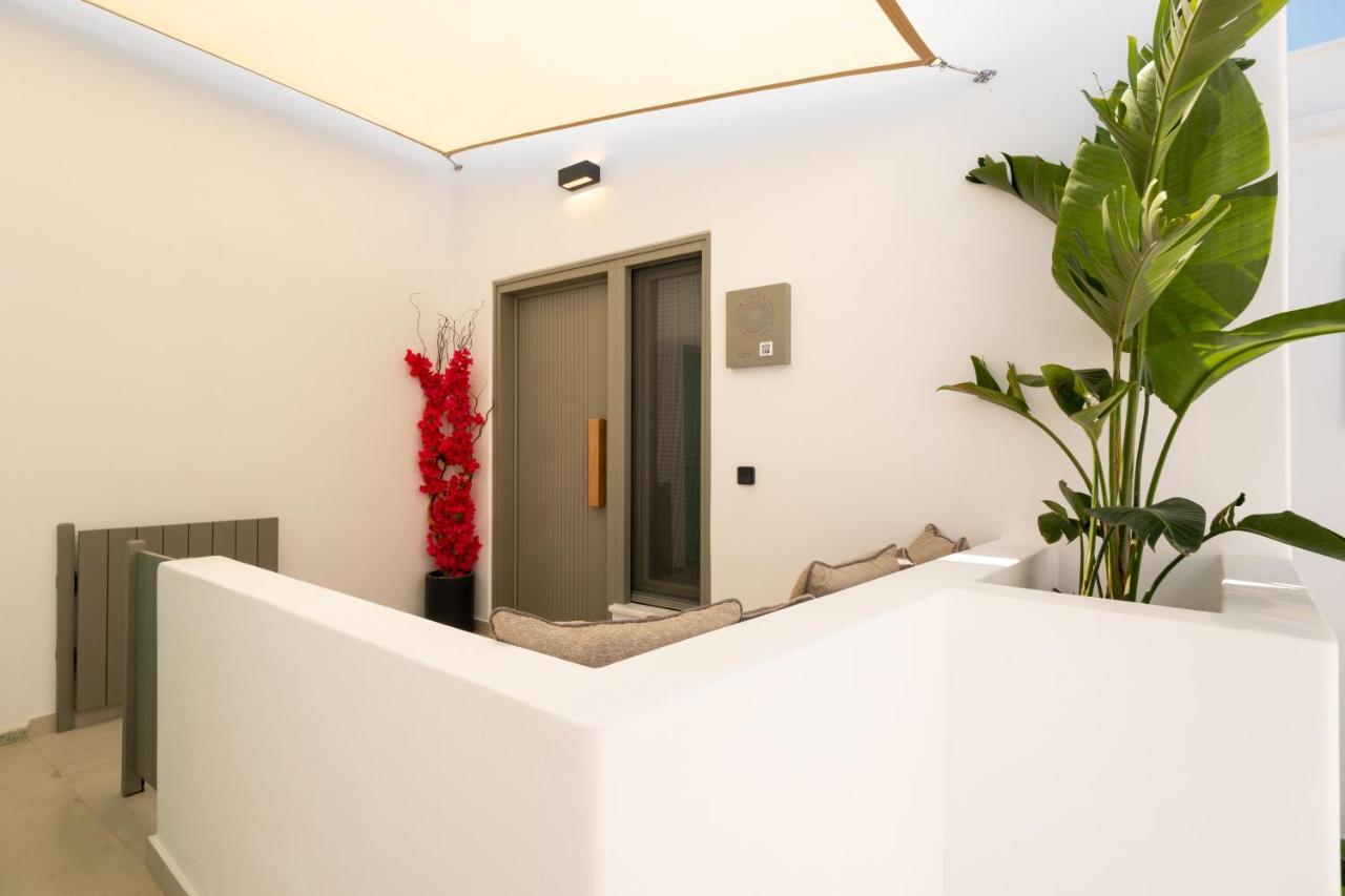 Sunsal Luxury Studios - Sky Náousa Exteriör bild